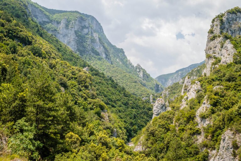 enipeas gorge 2048x1365 1 768x512